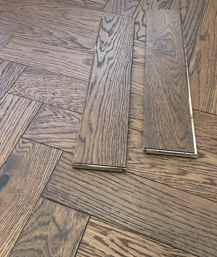 10mm Engineered Wood Herringbone Tongue & Groove Whiskey Oak Brushed 10mm Herringbone Narrow Planks Mid Oak Light