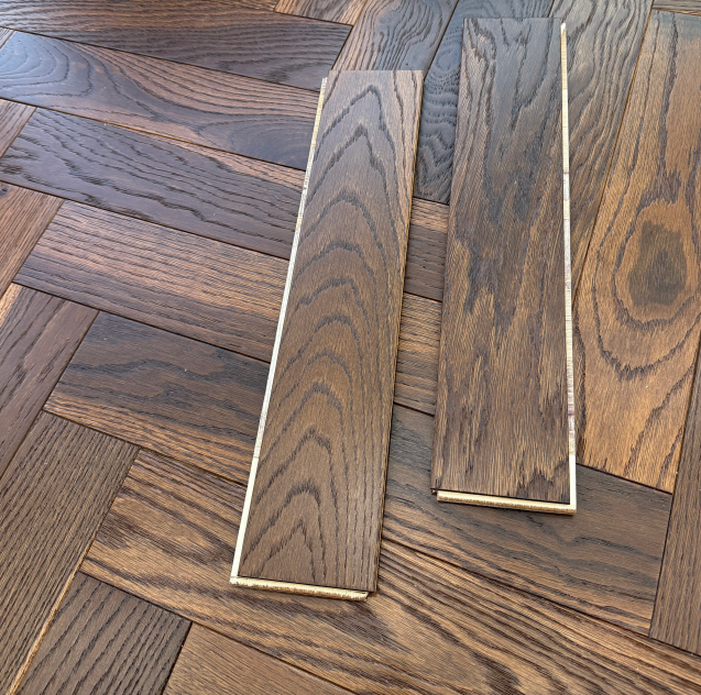 10mm Engineered Wood Herringbone Tongue & Groove Natural Twilight Smoked / Double Smoked Brushed Oiled 10mm Herringbone Narrow Planks Mid Oak Light