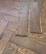 10mm Engineered Wood Herringbone Tongue & Groove Whiskey Oak Brushed 10mm Herringbone Narrow Planks Mid Oak Light - Image 1
