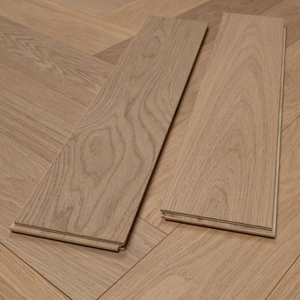 14mm Engineered Wood Herringbone Tongue & Groove Invisible Lacquered / Lac Modern Line Mid Oak Light