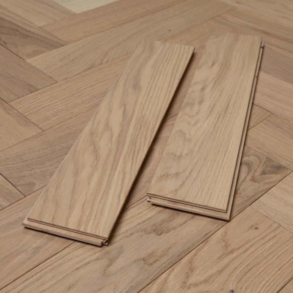 14mm Engineered Wood Herringbone Tongue & Groove Classic Invisible Lacquered / Lac Modern Line Narrow Planks Mid Oak Light