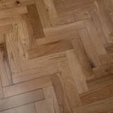 18mm Engineered Wood Herringbone Tongue & Groove Lacquered / Lac Modern Line Narrow Planks Mid Oak Classic - Image 4