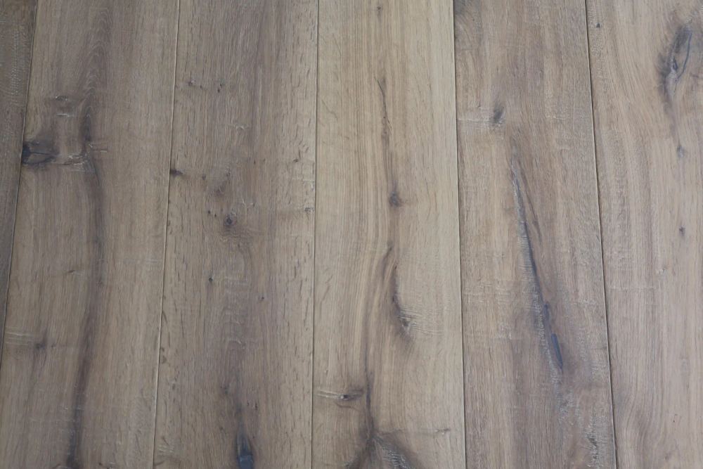 14mm Engineered Wood Straight Plank Tongue & Groove Brushed Distressed Oiled Heritage Collection Wide Planks Mid Oak Light